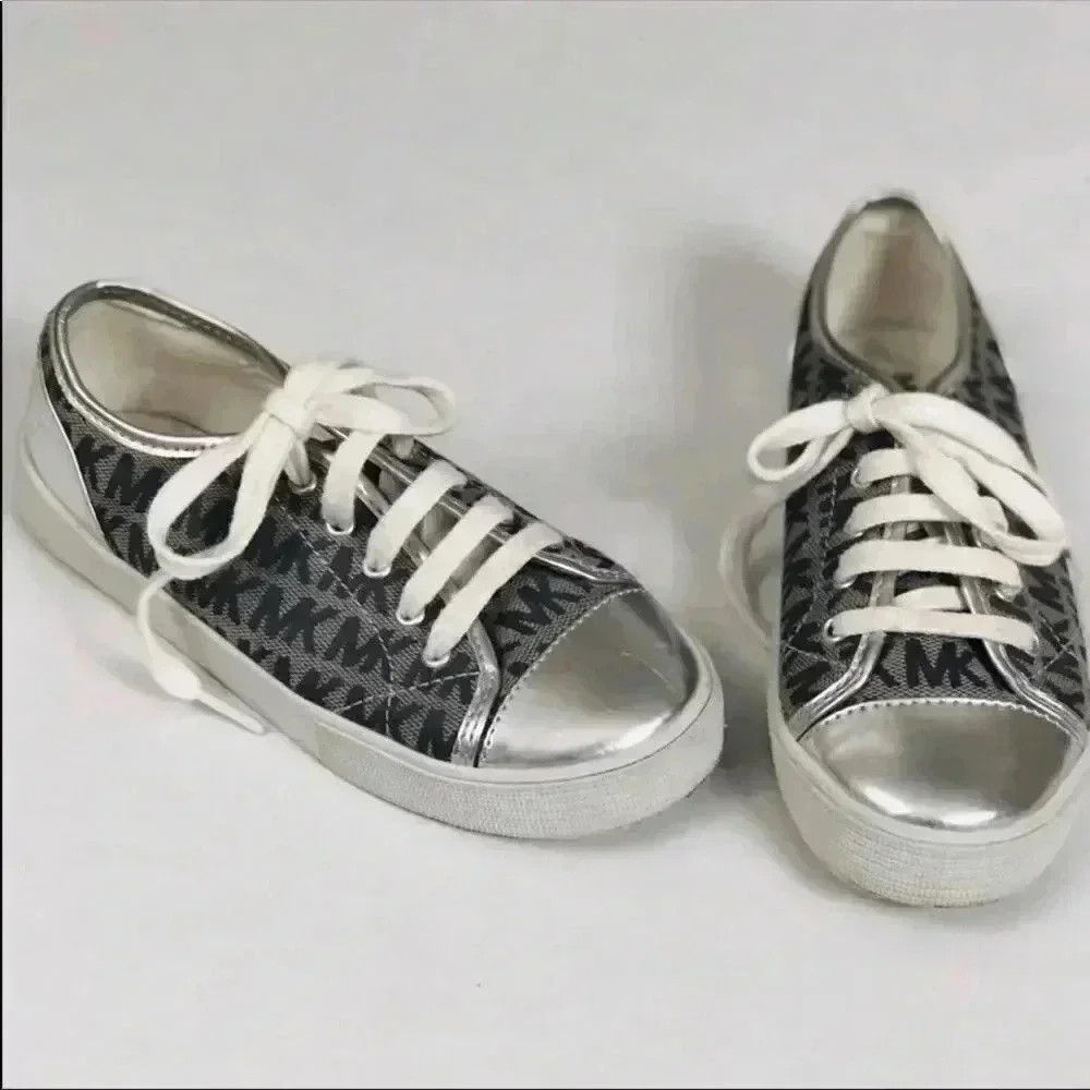 Michael Kors logo signature‎ canvas tennis shoes